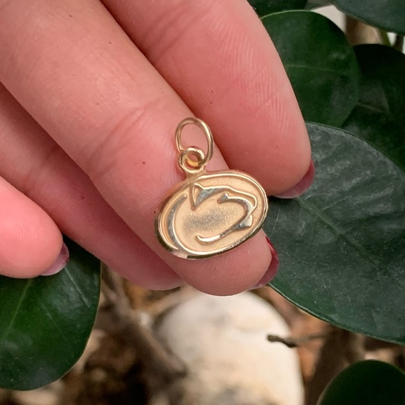 Solid 14k yellow gold Nittany lion PSU charm pennstate - Picture 1 of 4